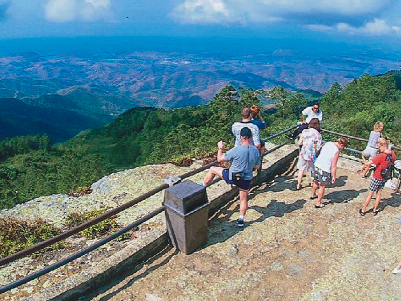 cima-de-la-gran-piedra-en-santiago-de-cuba