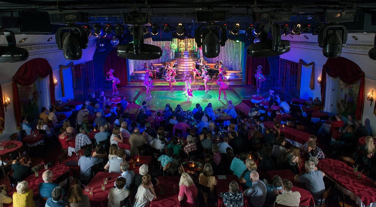 Tropicana para disfrutar de la vida nocturna en Cuba 