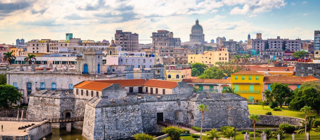 Vista de La Habana desde la Cámara Oscura, lugar para llevar a los niños en Cuba
